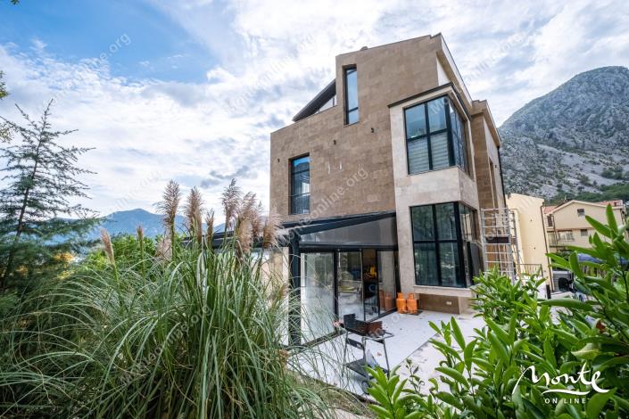 Image No.47-Maison de 6 chambres à vendre à Kotor