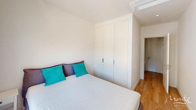 uyutnaya-kvartira-s-1-spalnej-i-vidom-na-ploshhad-piazza-v-lustica-bay-centrale_05