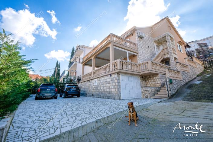 Image No.4-Maison de 5 chambres à vendre à Tivat