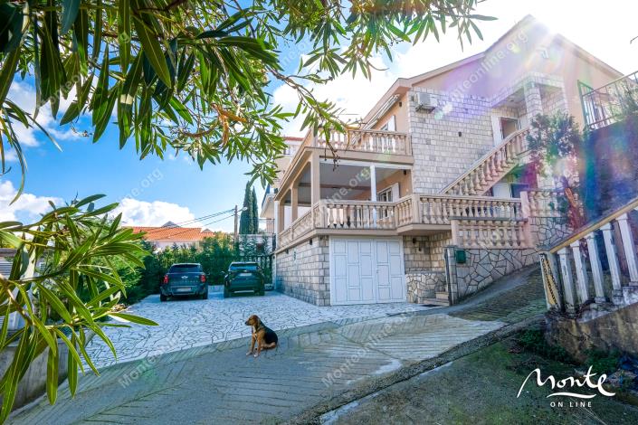 Image No.7-Maison de 5 chambres à vendre à Tivat