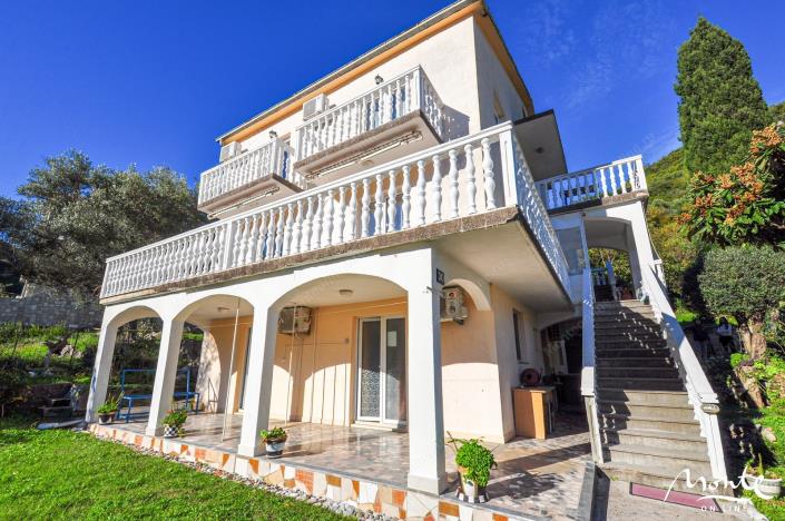 Image No.2-Maison de 7 chambres à vendre à Budva