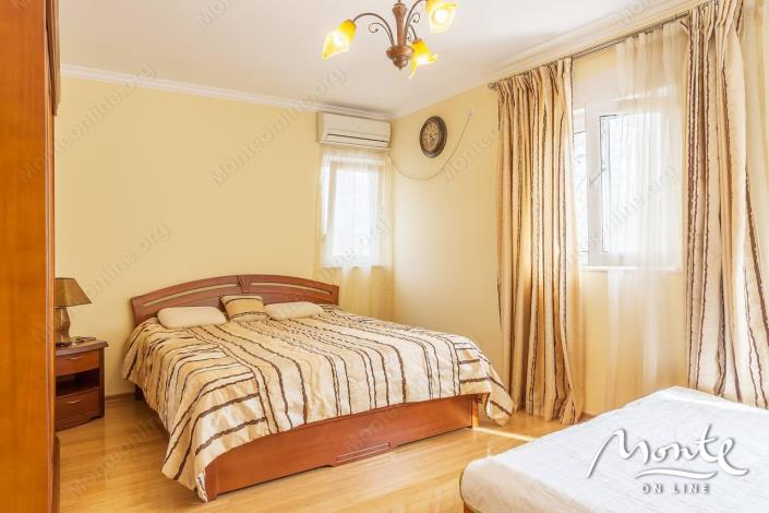 Image No.11-3 Bed Townhouse for sale