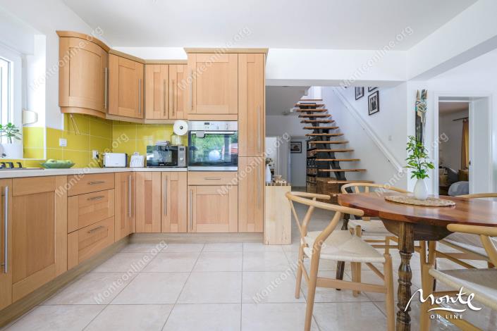 Image No.18-Maison de 4 chambres à vendre à Budva