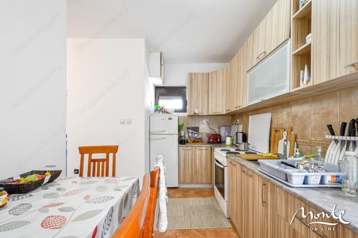 Image No.2-Maison de 4 chambres à vendre à Prcanj