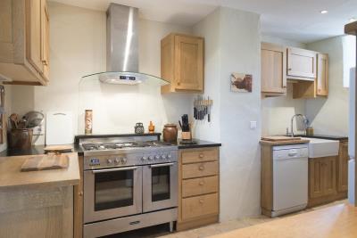 crop_9999_1000_Mas-de-Beauce-Midi-Pyrenees-Fr-Olivers-Travels-13