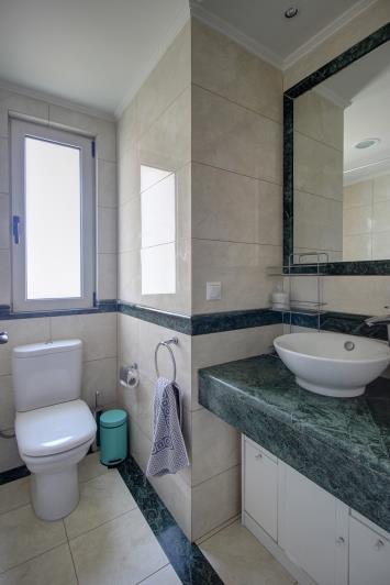 Image No.25-2 Bed Maisonette for sale