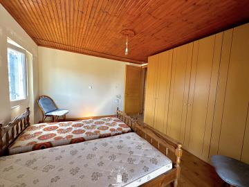 peaceful-neighborhood-sinarades-corfu