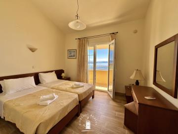 Hillside-Villa-Scenic-Views