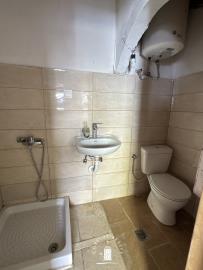 z-bathroom-in-ground-floor-corfu-home