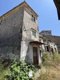 ano-korakiana-courtyard-details