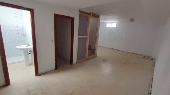 Image No.20-3 Bed House for sale