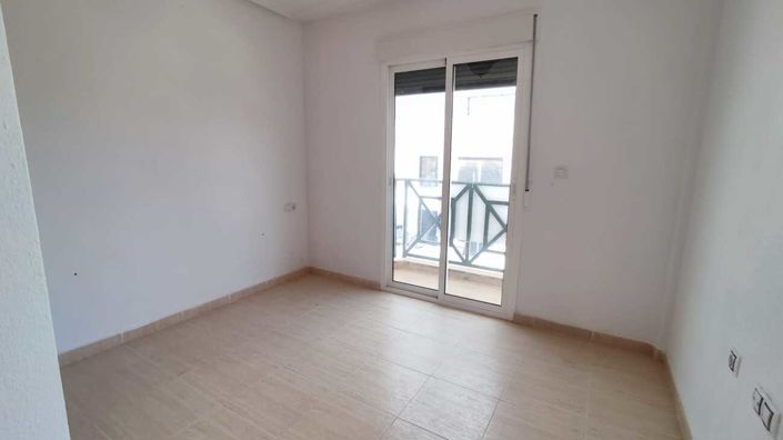 Image No.25-3 Bed House for sale