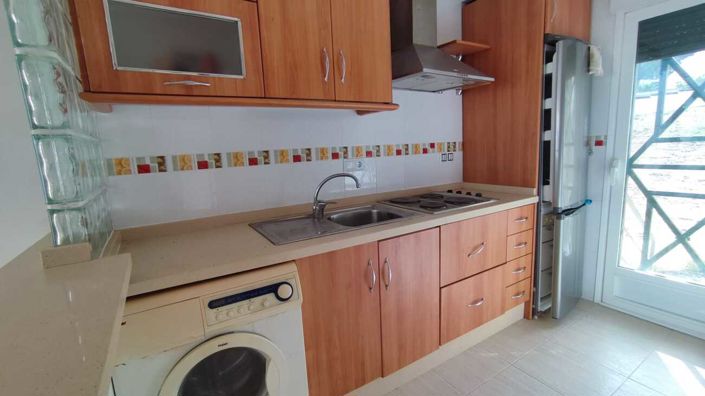 Image No.8-3 Bed House for sale