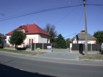 House-with-Gite-from-front