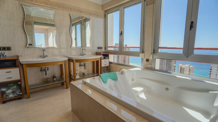 Image No.35-5 Bed Apartment for sale