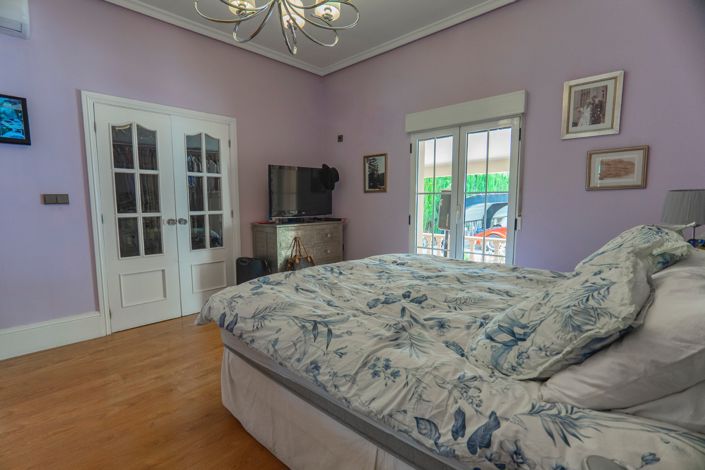 Image No.31-6 Bed Villa for sale