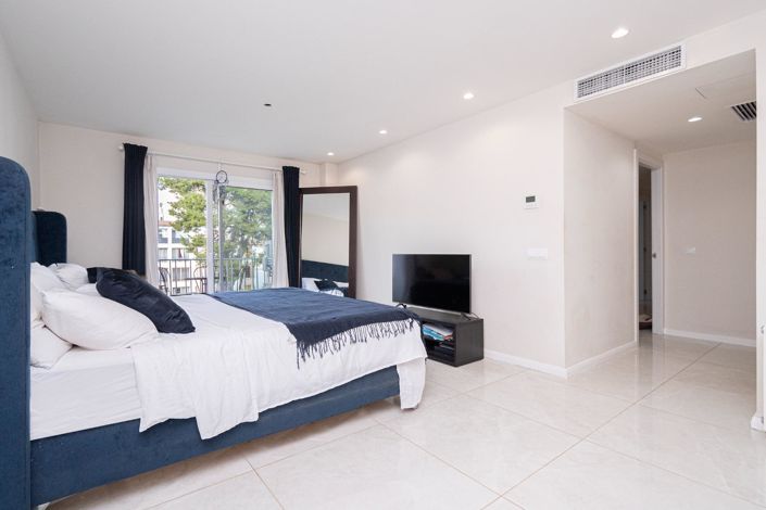 Image No.14-3 Bed Apartment for sale