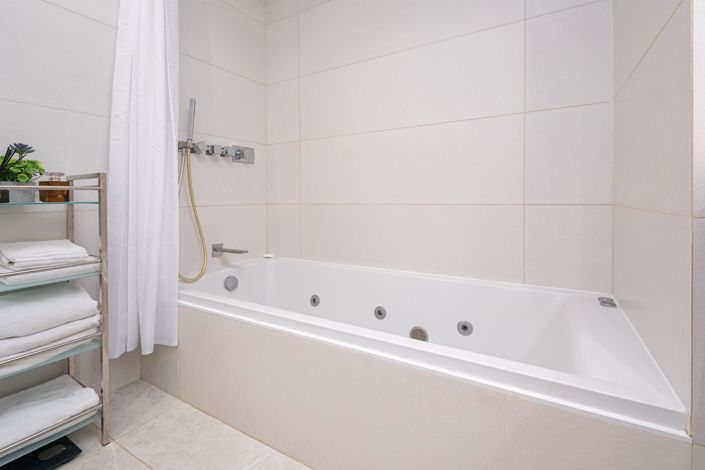 Image No.19-3 Bed Apartment for sale