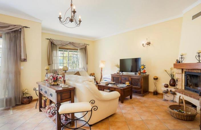 Image No.9-3 Bed Semi-Detached for sale