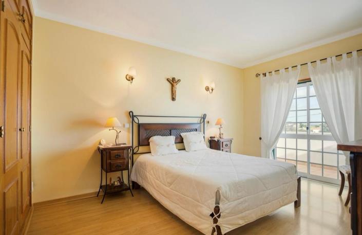 Image No.12-3 Bed Semi-Detached for sale