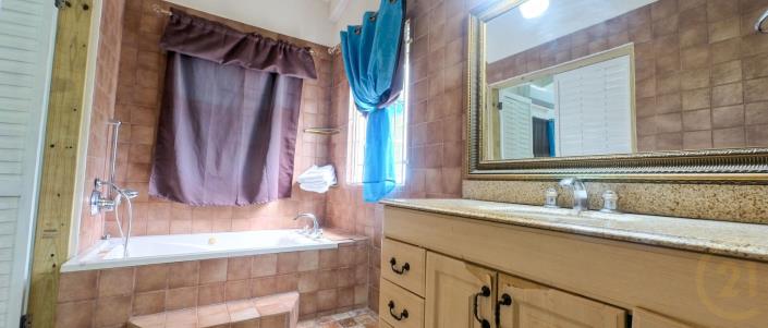 Image No.19-Maison / Villa de 9 chambres à vendre à Lance aux Epines