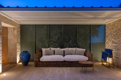 Bluewhite-Exterior-15