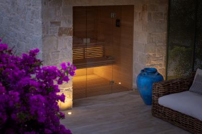 Bluewhite-Exterior-11