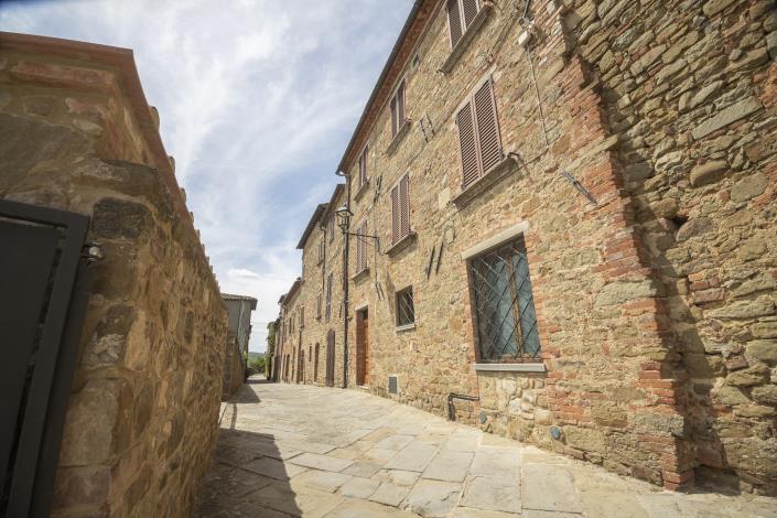 Image No.2-5 Bed Townhouse for sale