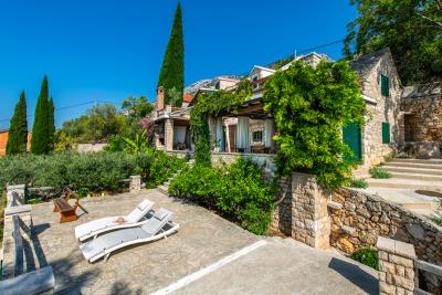 07-2013-207-Brac-stone-house-sea-view-for-sale