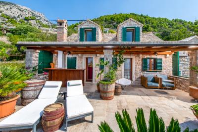 08-2013-207-Brac-stone-house-sea-view-for-sale