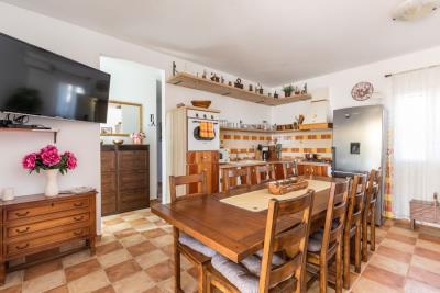 007-3734-30-island-brac-house-in-quiet-area-for-sale