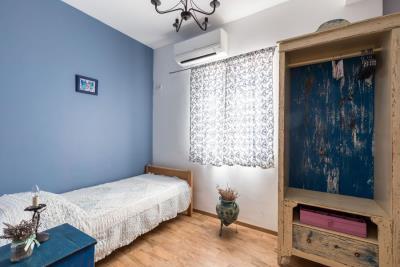 009-3734-30-island-brac-house-in-quiet-area-for-sale