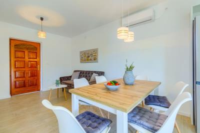 009-5267-30-Brac-stone-house-with-pool-for-sale