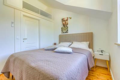 014-5267-30-Brac-stone-house-with-pool-for-sale