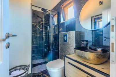 015-5267-30-Brac-stone-house-with-pool-for-sale