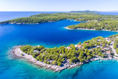 01-2013-195-Brac-villa-sea-view-for-sale