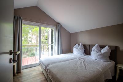 09-2013-195-Brac-villa-sea-view-for-sale