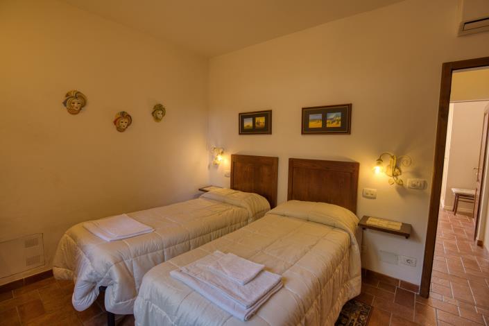 Image No.10-Maison de campagne de 4 chambres à vendre à Cortona