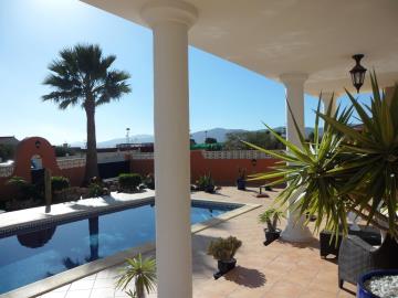 3ae4008c-4408-4bae-b90d-eab45be72695