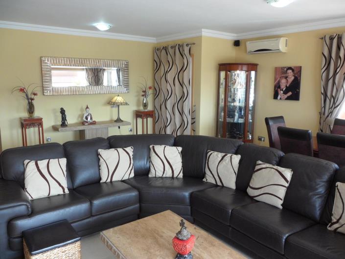 Image No.12-Villa / Détaché de 4 chambres à vendre à Triquivijate