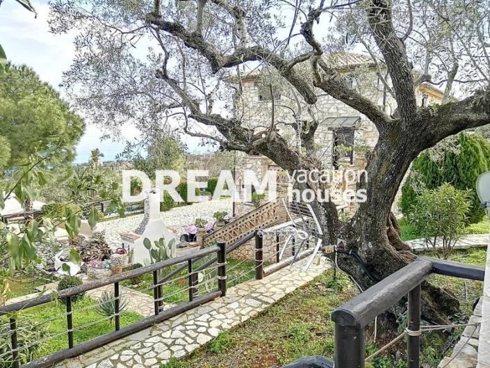 Image No.21-8 Bed Property for sale