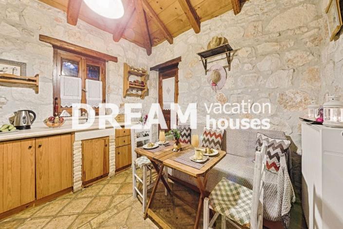 Image No.35-8 Bed Property for sale