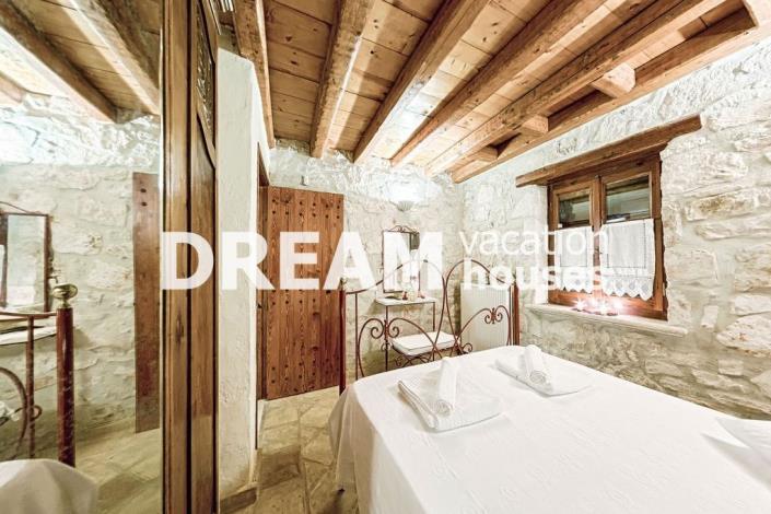 Image No.37-8 Bed Property for sale