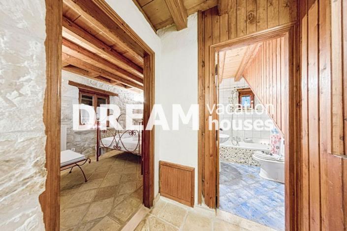 Image No.39-8 Bed Property for sale