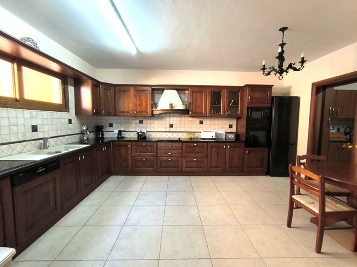 Image No.5-4 Bed Villa for sale