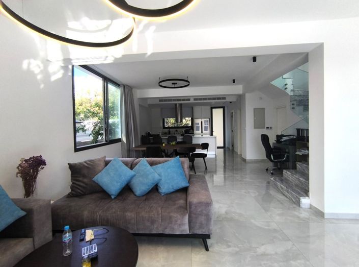 Image No.4-4 Bed Villa for sale