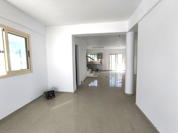 Image No.2-3 Bed Villa for sale