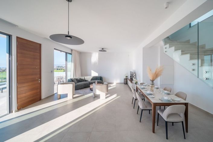 Image No.6-3 Bed Villa for sale