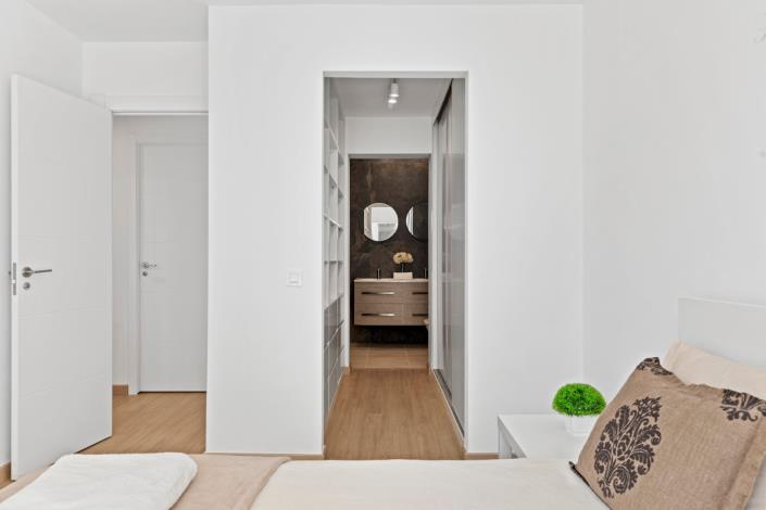 Image No.7-2 Bed Townhouse for sale