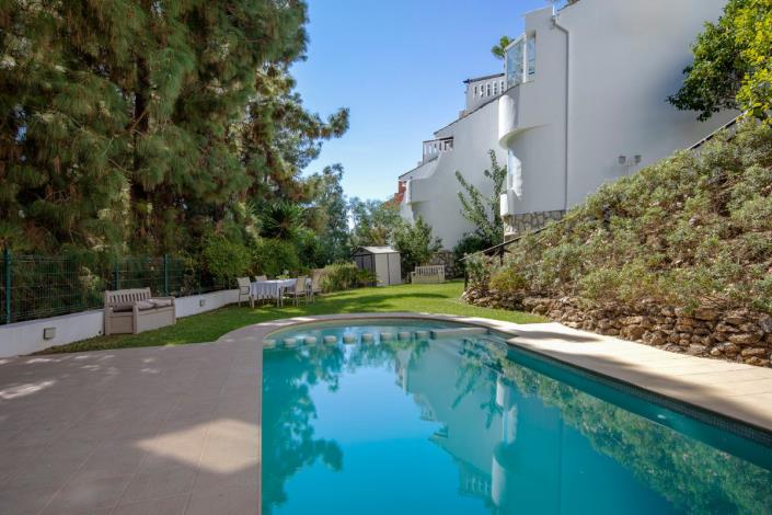 Image No.15-2 Bed Townhouse for sale